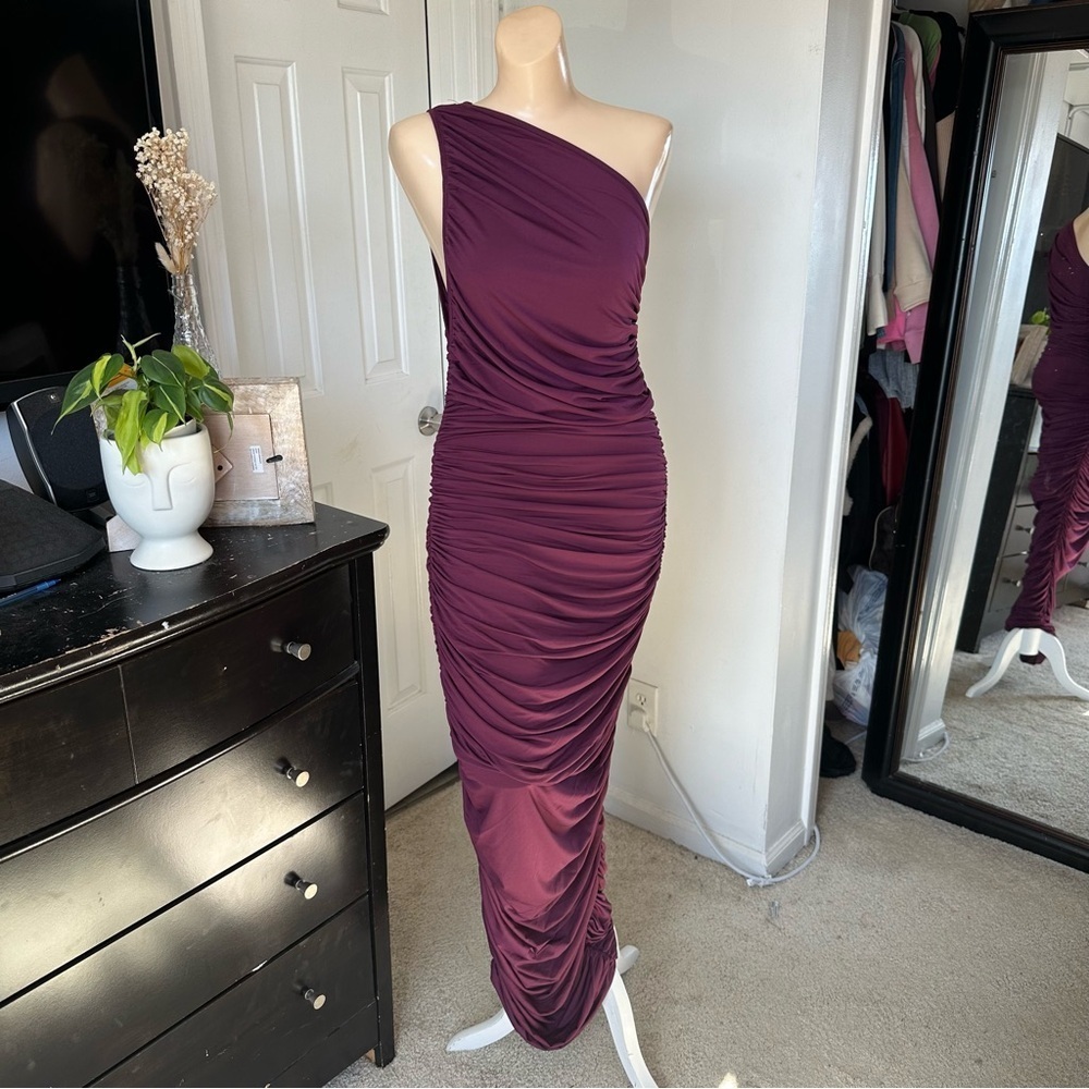 LULU’S EFFORTLESS MAGNETISM RUCHED ONE SHOULDER MAXI DRESS - Picture 7 of 15